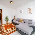 Lägenhet Balcony In By Hostwise Portimão